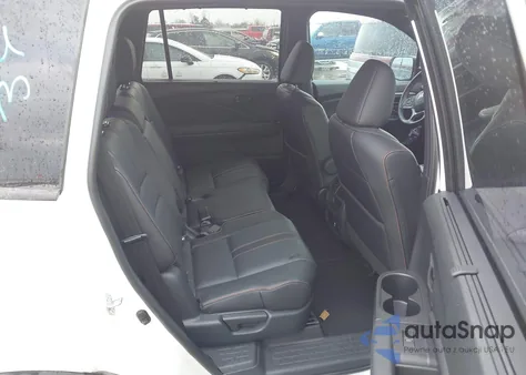 2023 Honda Passport Awd Trailsport z USA, uszkodzony, nr VIN 5FNYF8H64PB018893